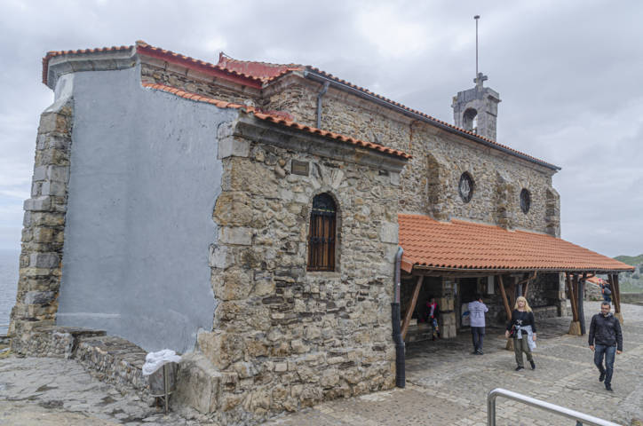 Vizcaya - San Juan de Gaztelugatxe 27 - ermita de San Juan.jpg